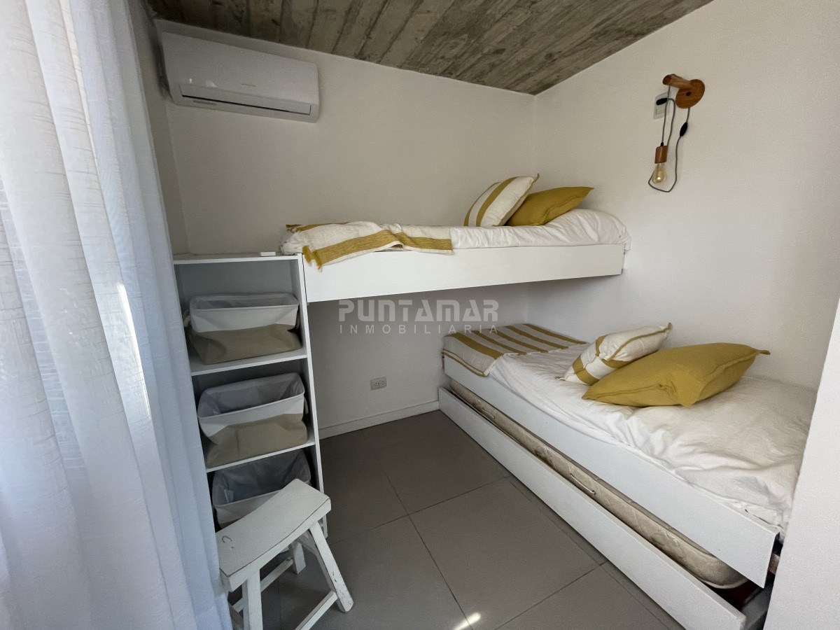 Apartamento ID.212752 - APARTAMENTO DE 3 DORMITORIOS, EN 3 NIVELES, CON INCREIBLES VISTAS AL MAR 