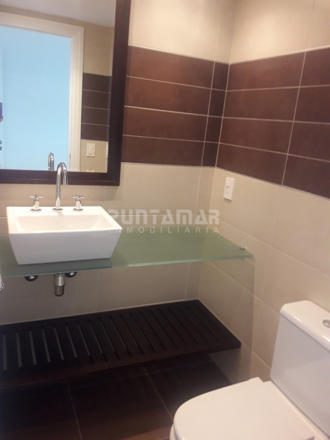 Apartamento ID.210213 - IMPORTANTE DEPARTAMENTO DE 3 DORMITORIOS EN SUITE CON VISTA AL MAR EN EDIFICIO DE GRAN CATEGORIA 