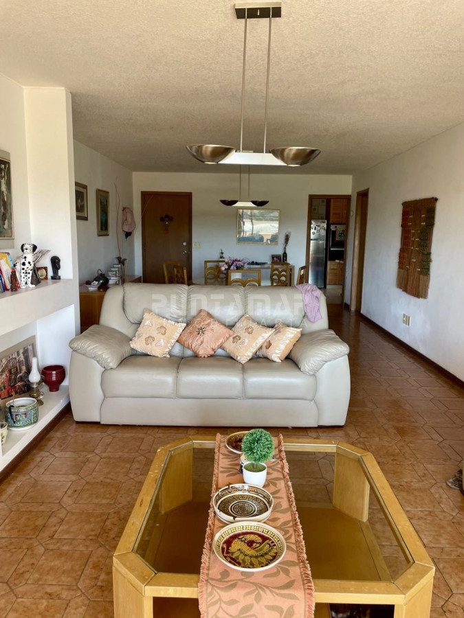 Apartamento ID.213655 - ALQUILER ANUAL DE APARTAMENTO DE 4 DORMITORIOS. PUNTA DEL ESTE