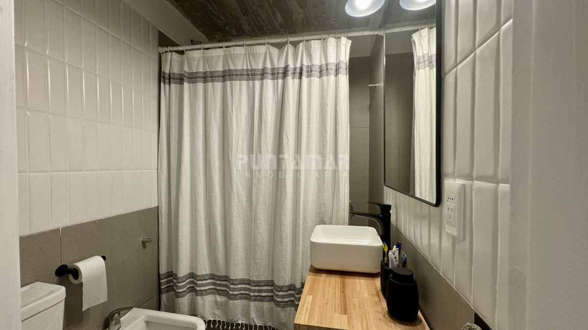 Apartamento ID.213400 - TRIPLEX RECICLADO DE 3 DORMITORIOS A METROS DEL MAR EN LA BARRA - MONTOYA
