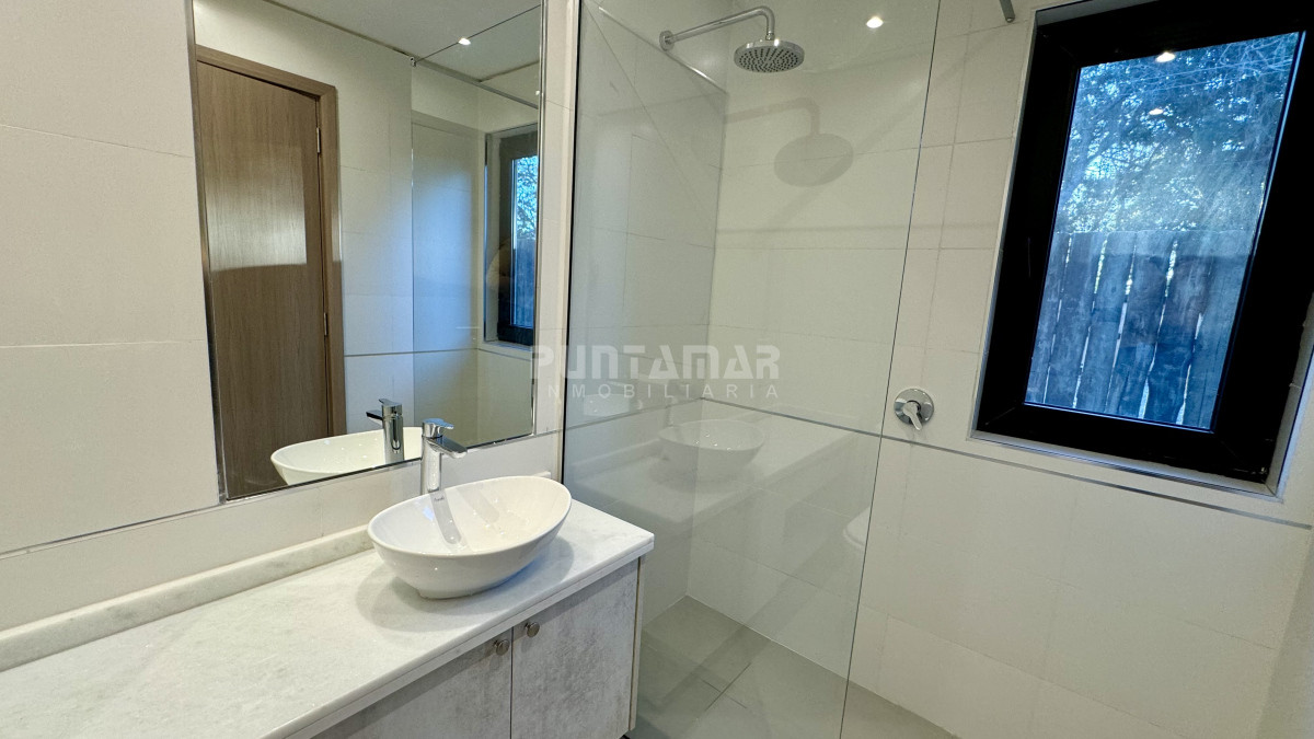 Apartamento ID.213394 - ALQUILER ANUAL EN LA BARRA APARTAMENTO A ESTRENAR 3 DORMITORIOS
