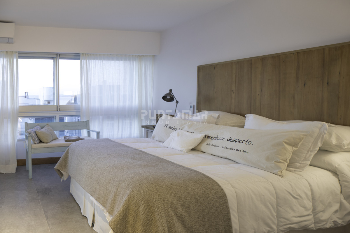 Apartamento ID.213482 - ESPECTACULAR APARTAMENTO RECICLADO DE 3 DORMITORIOS Y DEPENDENCIA CON VISTA AL MAR