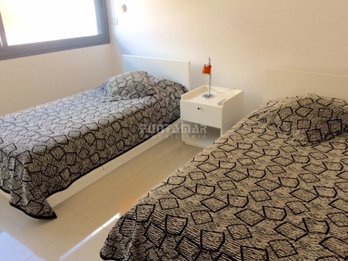 Apartamento ID.9085 - ALQUILER ANUAL O INVERNAL DEPARTAMENTO DE DOS DORMITORIOS  FRENTE AL MAR EN LA BRAVA