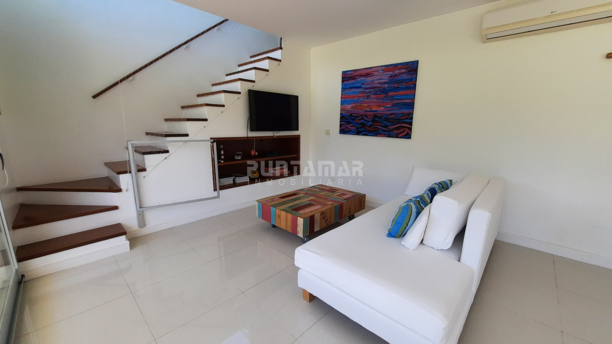 Apartamento ID.213182 - EXCLUSIVO DEPARTAMENTO DE 3 DORMITORIOS CON DEPENDENCIA EN LA BRAVA