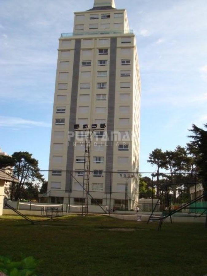Apartamento ID.211659 - APARTAMENTO DE UN DORMITORIO, PISO ALTO , UBICADO EN MUY LINDA TORRE CON AMENITIS MUY COMPLETOS EN  ZONA DE ROOSEVELT 