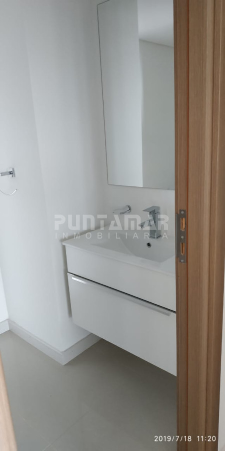 Apartamento ID.211971 - Departamento en alquiler Edificio Look Punta del Este