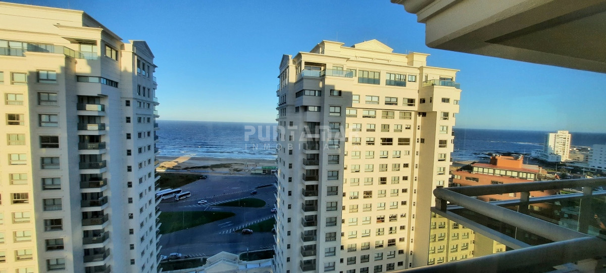 Apartamento ID.213328 - EXCLUSIVO DEPARTAMENTO DE 3 DORMITORIOS EN SUITE EN EDIFICIO DE CATEGORIA