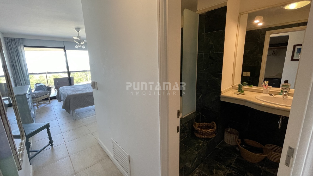 Apartamento ID.213160 - ALQUILER HERMOSO APARTAMENTO SOBRE EL MAR PARADA 26 DE LA BRAVA 