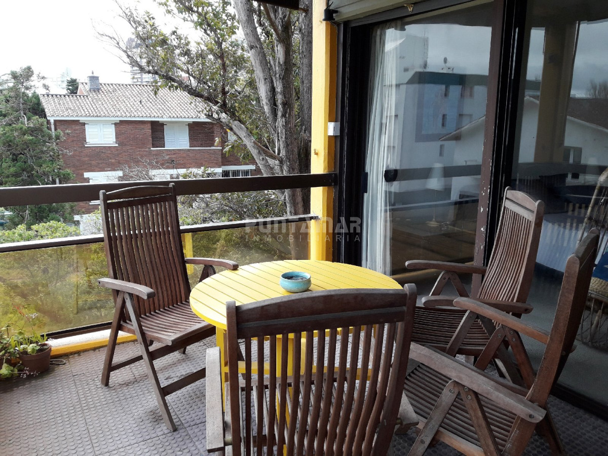 Apartamento ID.1274 - APARTAMENTO DE 3 DORMITORIOS EN LA PENÍNSULA CON BALCON AL FRENTE Y VISTA AL MAR