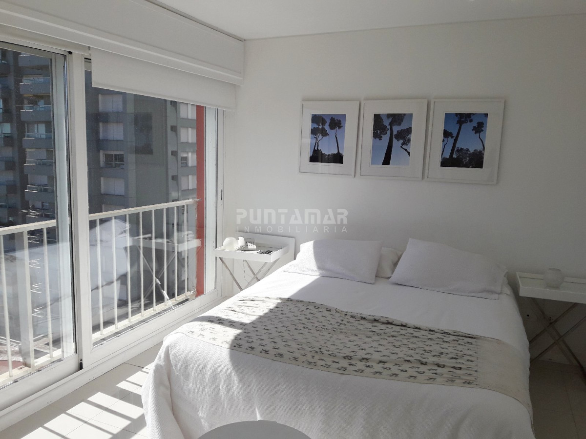 Apartamento ID.211651 - DIVINO APARTAMENTO EN ZONA DE PENINSULA, TERRAZA CON UNA VISTA INCREIBLE Y MUY LUMINOSO, A PASOS DEL PUERTO Y PLAYA..!!!