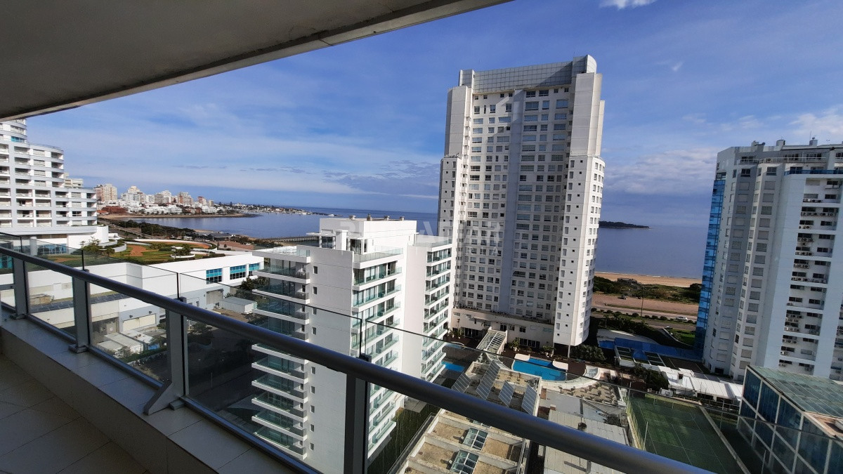 Apartamento ID.211769 - DEPARTAMENTO EN TORRE DE CATEGORIA CON VISTA A PLAYA MANSA