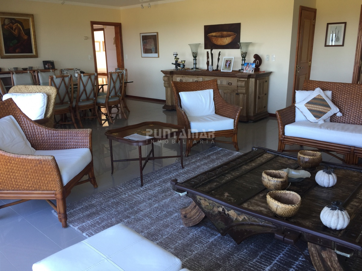 Apartamento ID.212236 - VENTA DE APARTAMENTO FRENTE AL MAR EN SAN RAFAEL  3 DORMITORIOS MAS DEPENDENCIA