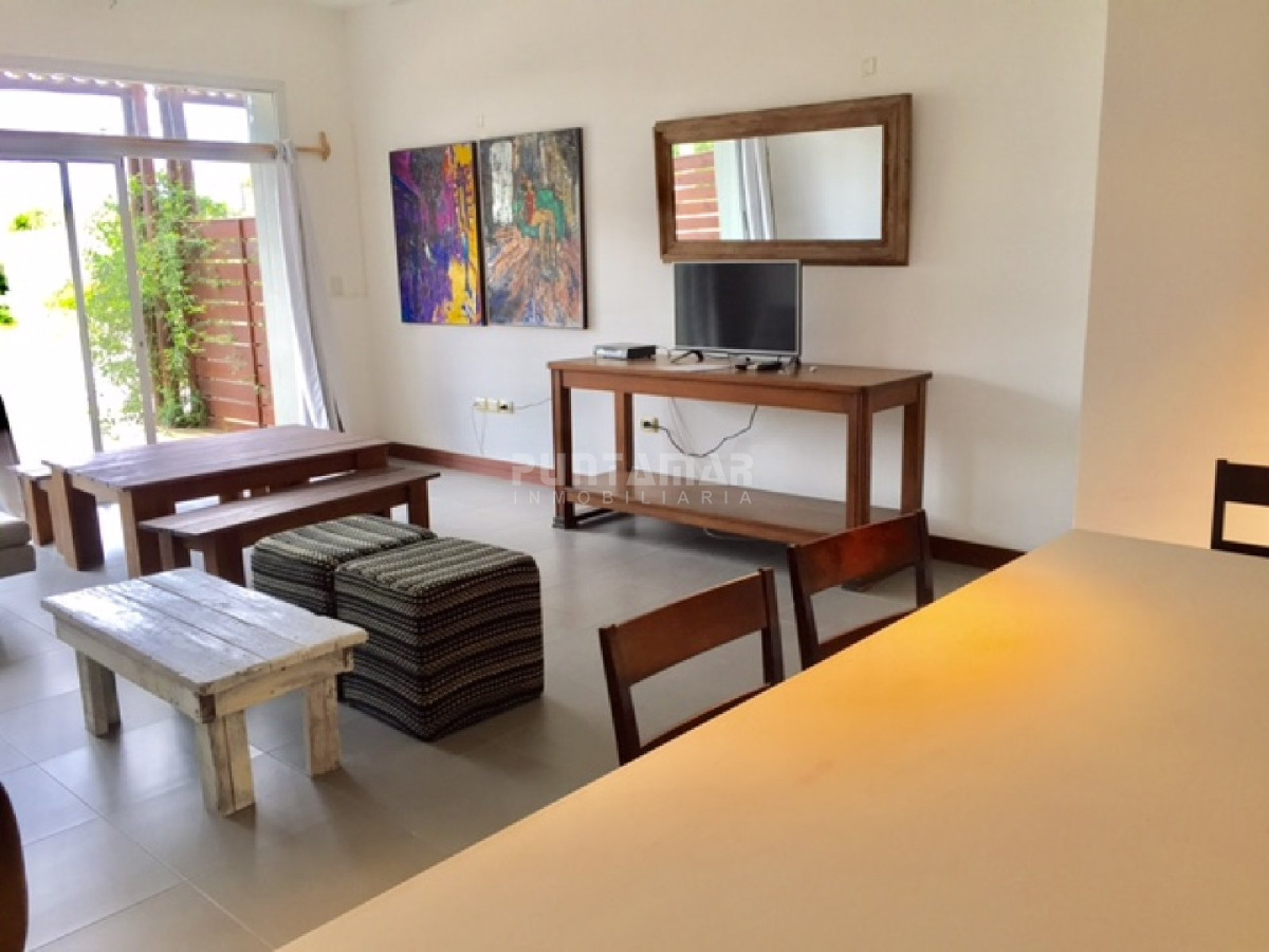 Apartamento ID.211696 - Apartamento en Manantiales, 2 dormitorios *
