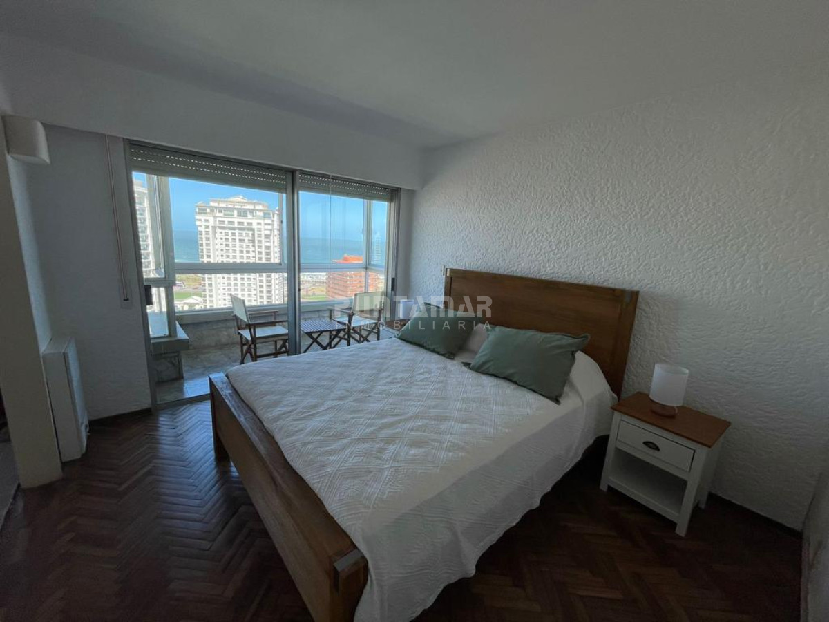 Apartamento ID.212832 - Malecon esquinero en alquiler