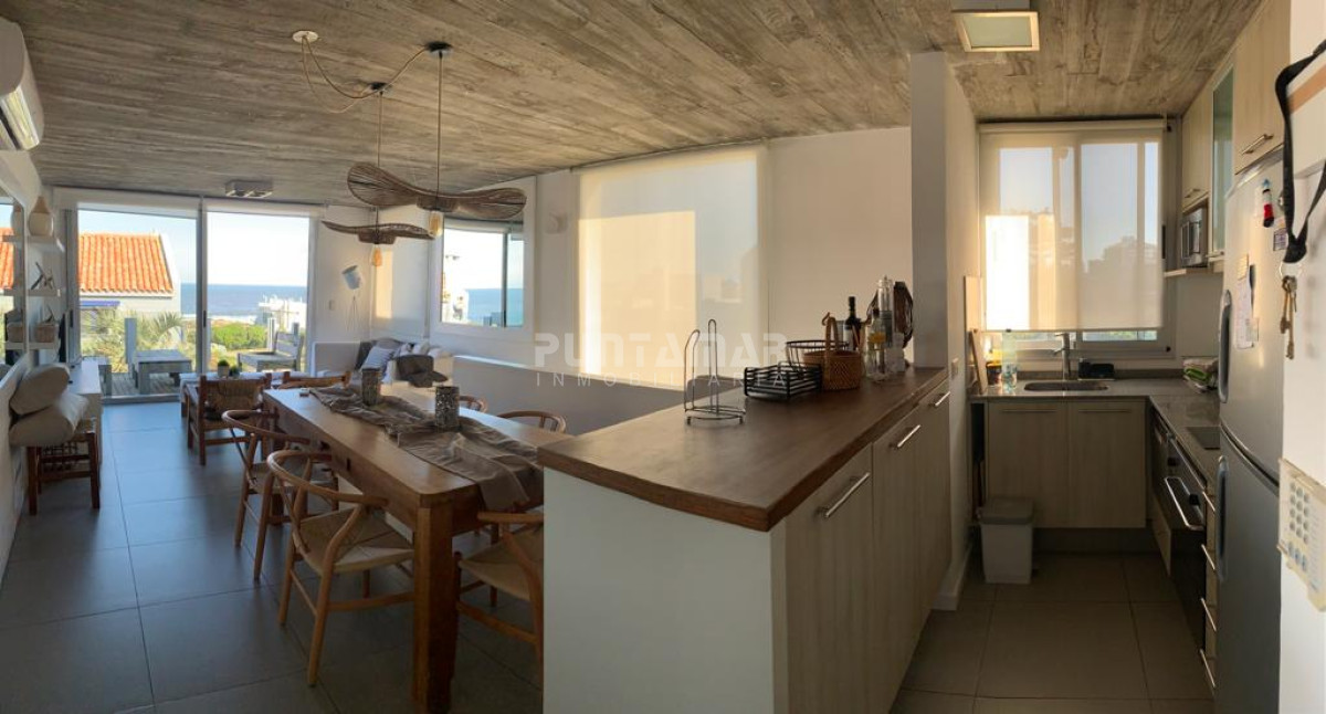 Apartamento ID.212752 - APARTAMENTO DE 3 DORMITORIOS, EN 3 NIVELES, CON INCREIBLES VISTAS AL MAR 