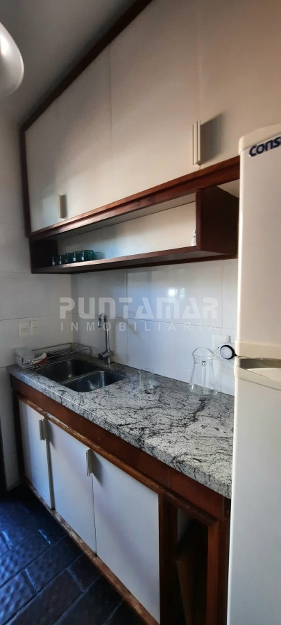 Apartamento ID.1274 - APARTAMENTO DE 3 DORMITORIOS EN LA PENÍNSULA CON BALCON AL FRENTE Y VISTA AL MAR