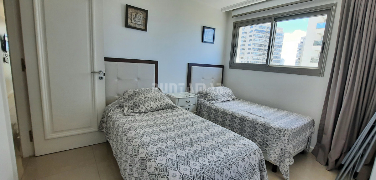 Apartamento ID.1357 - IMPORTANTE DEPARTAMENTO DE 3 DORMITORIOS EN SUITE EN EDIFICIO DE CATEGORIA