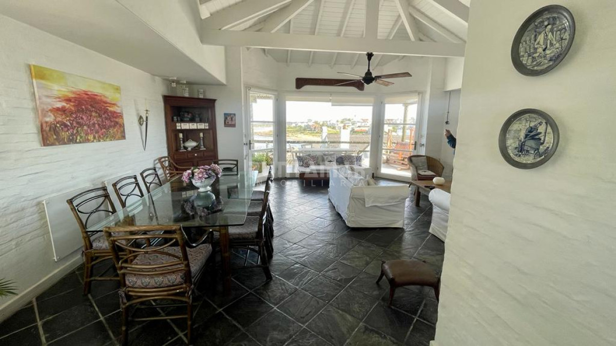 Apartamento ID.210085 - ALQUILER ESPECTACULAR TRIPLEX SOBRE LA PLAYA POSTA DEL CANGREJO 