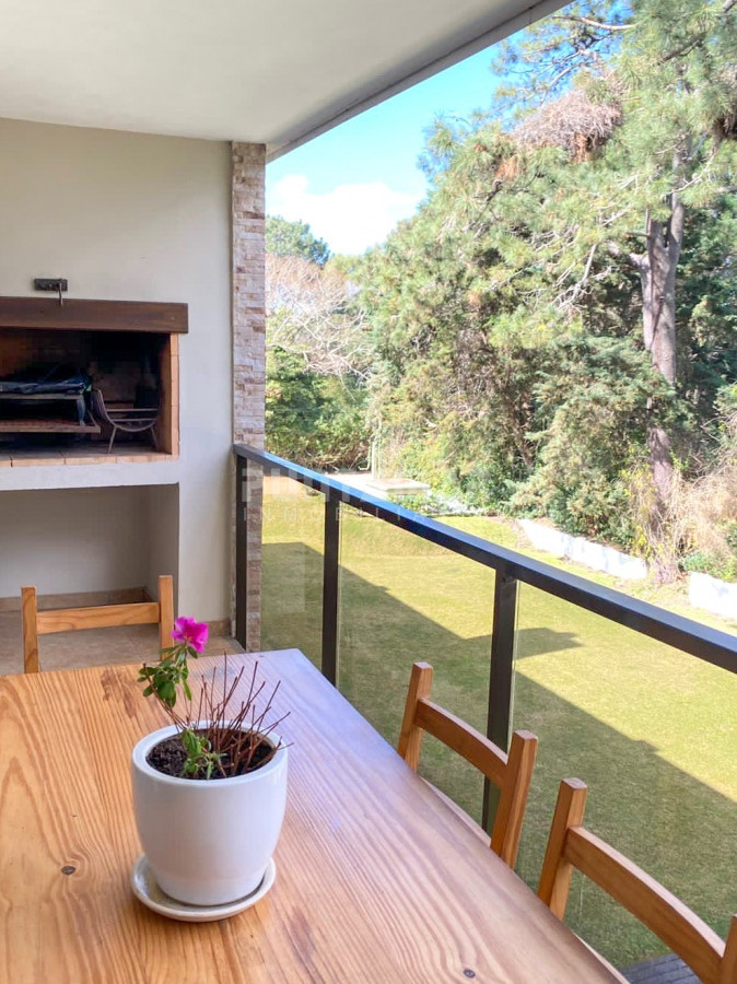 Apartamento ID.213073 - OPORTUNIDAD APARTAMENTO 2 DORM CON TERRAZA A 1 CUADRA DEL MAR