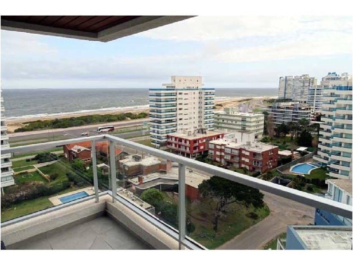 Apartamento ID.212766 - EXCLUSIVO DEPARTAMENTO DE 2 DORMITORIOS CON TERRAZA, PARRILLERO Y JACUZZI PROPIOS