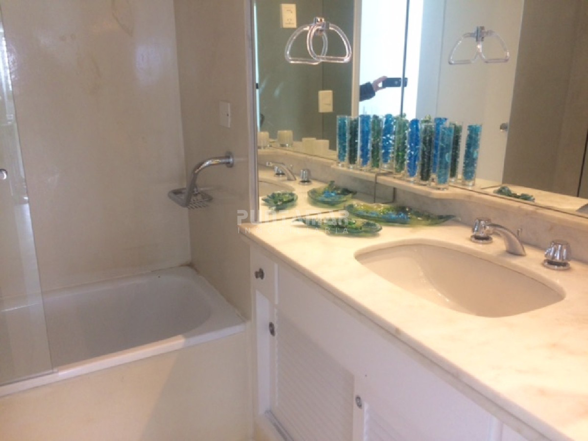 Apartamento ID.211615 - DEPARTAMENTO DE 3 DORMITORIOS EN PISO 18 CON EXCELENTES VISTAS 
