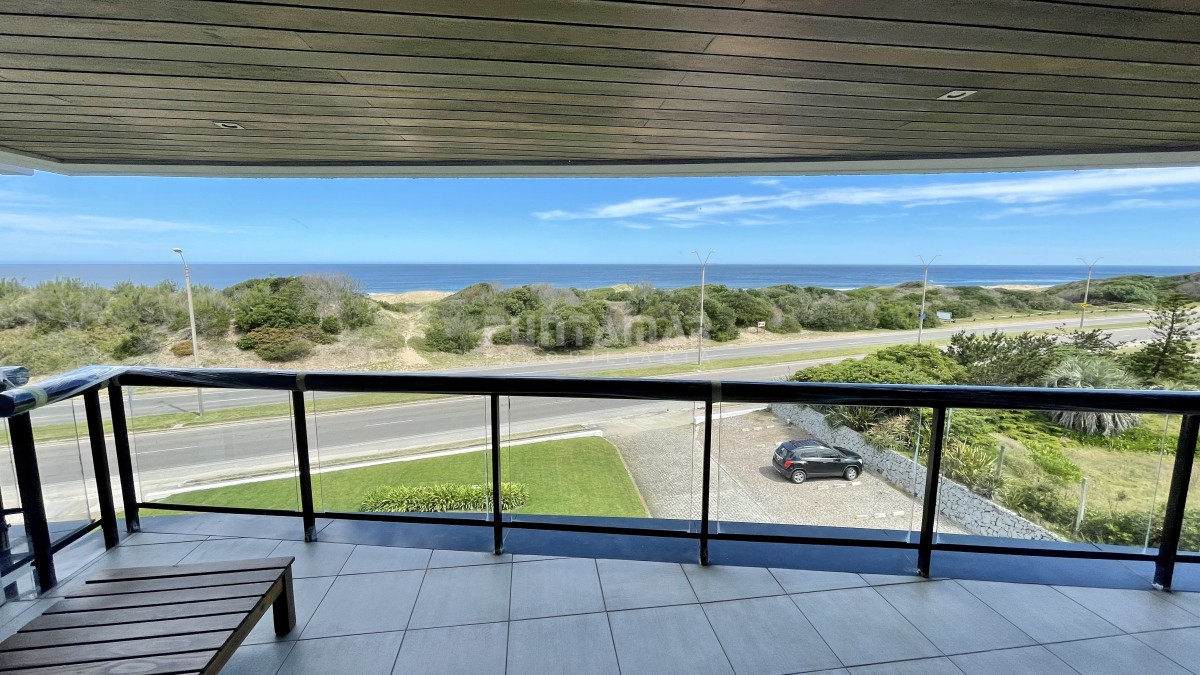 Apartamento ID.213160 - ALQUILER HERMOSO APARTAMENTO SOBRE EL MAR PARADA 26 DE LA BRAVA 