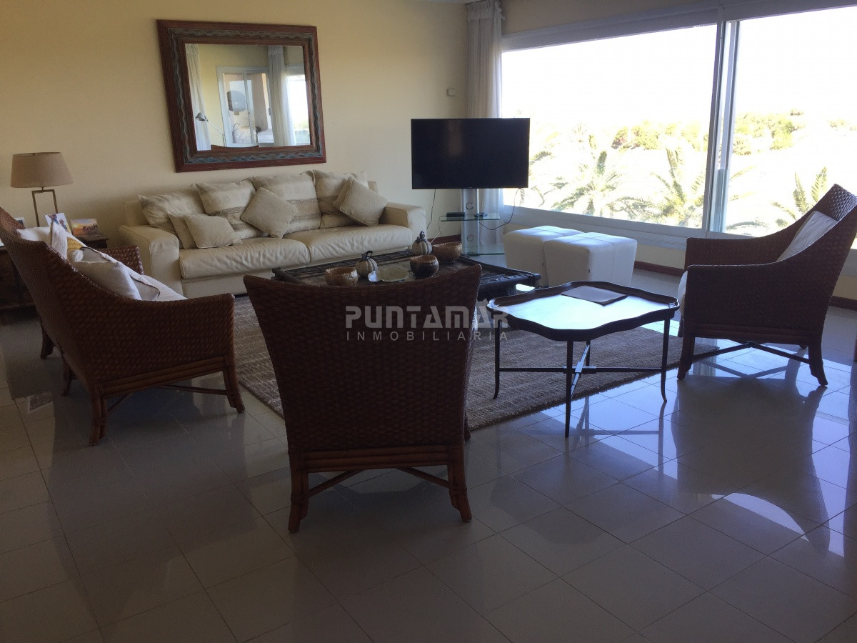 Apartamento ID.212236 - VENTA DE APARTAMENTO FRENTE AL MAR EN SAN RAFAEL  3 DORMITORIOS MAS DEPENDENCIA