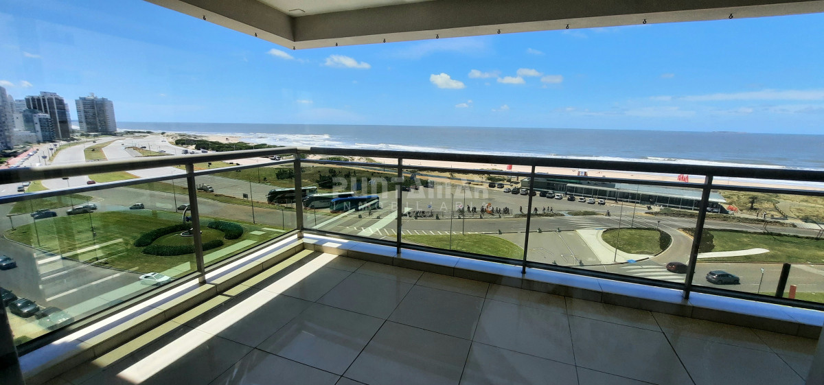 Apartamento ID.1357 - IMPORTANTE DEPARTAMENTO DE 3 DORMITORIOS EN SUITE EN EDIFICIO DE CATEGORIA