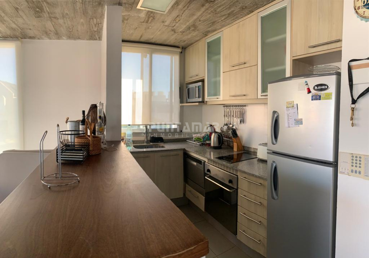 Apartamento ID.212752 - APARTAMENTO DE 3 DORMITORIOS, EN 3 NIVELES, CON INCREIBLES VISTAS AL MAR 