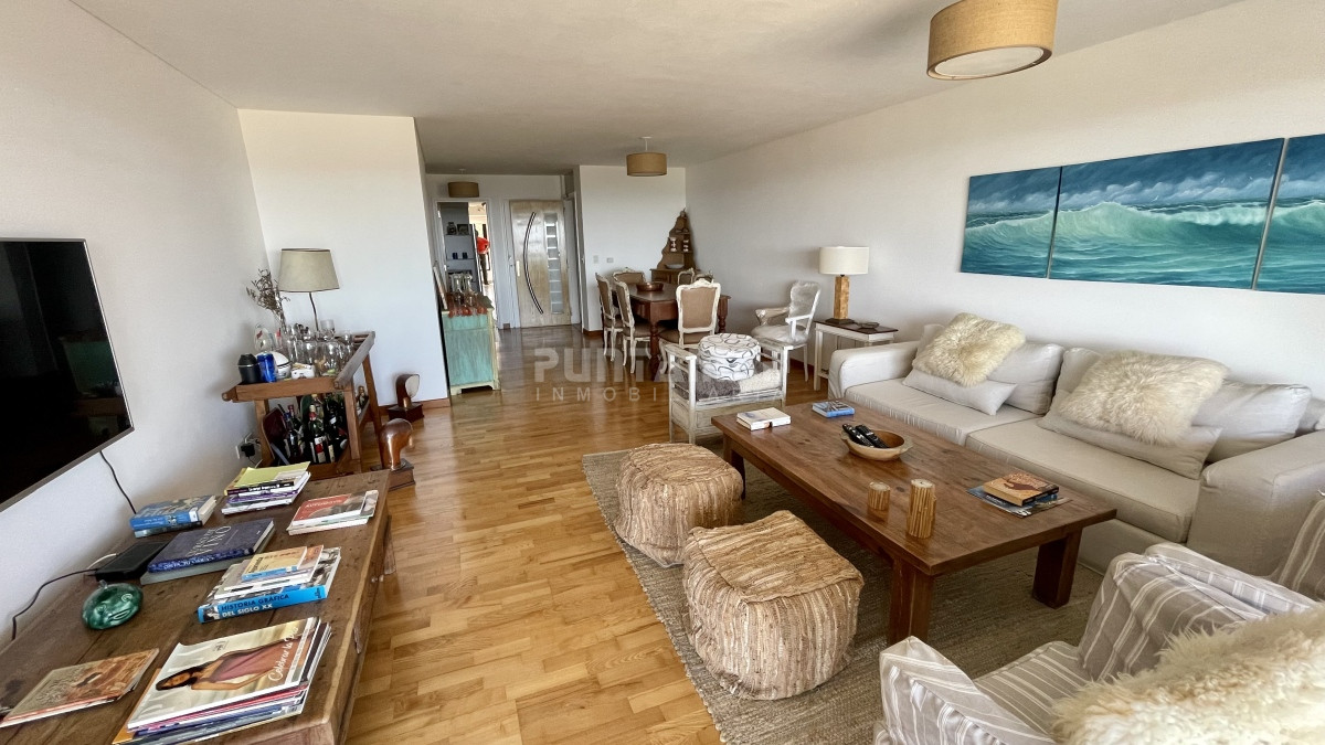 Apartamento ID.213160 - ALQUILER HERMOSO APARTAMENTO SOBRE EL MAR PARADA 26 DE LA BRAVA 