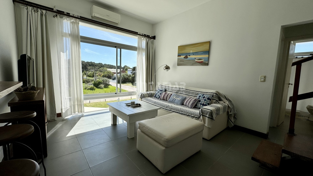 Apartamento ID.210180 - LUMINOSO APARTAMENTO DE 1 DORMITORIO Y AZOTEA PROPIA EN MANANTIALES 