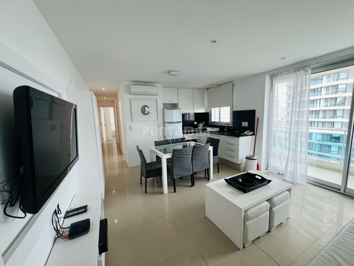 Apartamento ID.213730 - DEPARTAMENTO DE 2 DORMITORIOS CON BALCON SOBRE AVDA. CHIVERTA