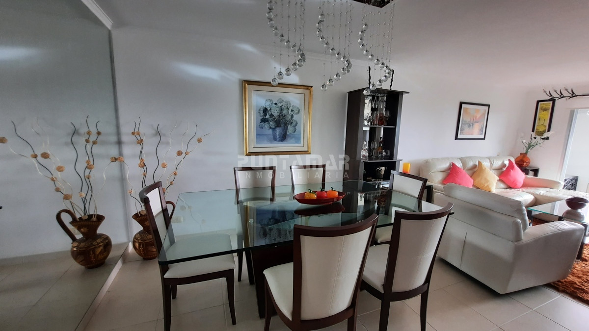 Apartamento ID.211635 - DEPARTAMENTO CON EXCELENTE VISTA A PLAYA MANSA 
