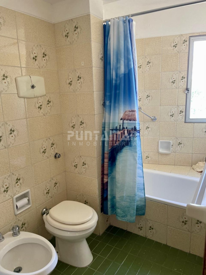 Apartamento ID.213655 - ALQUILER ANUAL DE APARTAMENTO DE 4 DORMITORIOS. PUNTA DEL ESTE