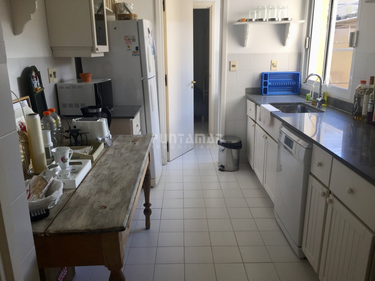 Apartamento ID.12011 - APARTAMENTO DE 3 DORMITORIOS EN RINCON DEL INDIO FRENTE AL MAR