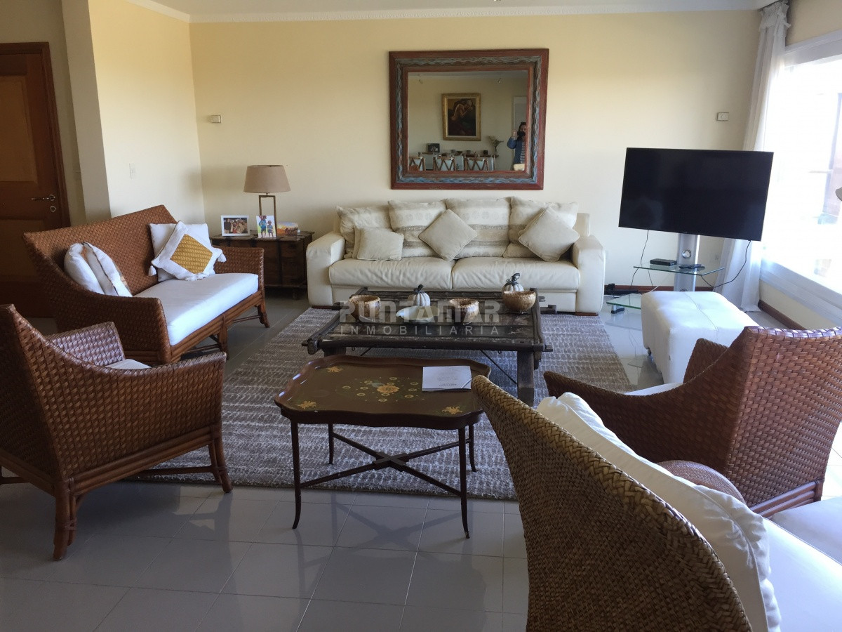 Apartamento ID.212236 - VENTA DE APARTAMENTO FRENTE AL MAR EN SAN RAFAEL  3 DORMITORIOS MAS DEPENDENCIA