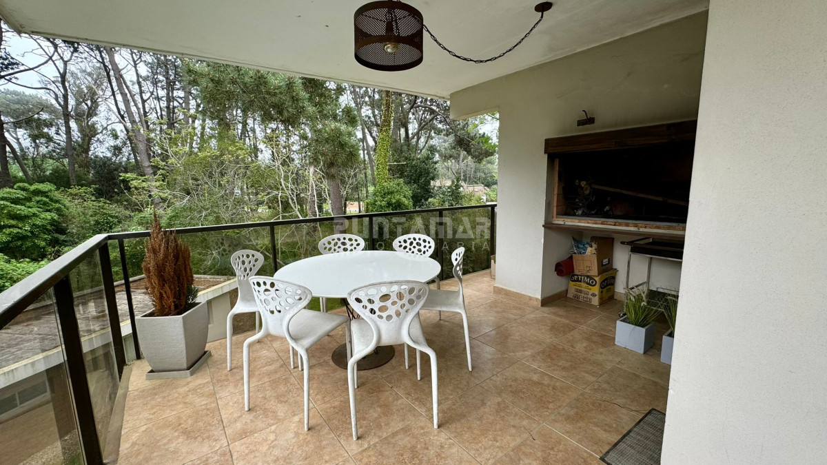 Apartamento ID.213438 - HERMOSO PENTHOUSE 2 DORMITORIOS CON JACUZZI A 100 MTS DE PLAYA BRAVA