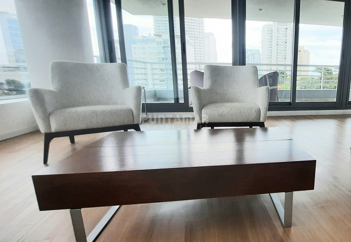 Apartamento ID.211972 - EXCELENTE APARTAMENTO EN EDIFICIO ALEXANDER BOULEVARD