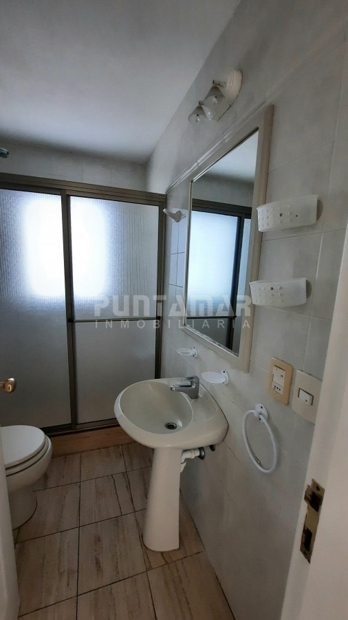 Apartamento ID.213016 - DEPARTAMENTO DE 2 DORMITORIOS EN PISO ALTO DE MUY BUEN EDIFICIO