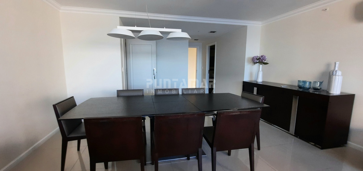Apartamento ID.213329 - IMPORTANTE DEPARTAMENTO DE 3 DORMITORIOS EN SUITE EN EDIFICIO DE CATEGORIA