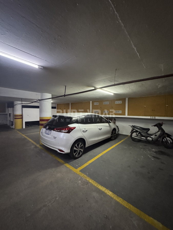 Apartamento ID.213808 - Departamento en edificio Karol en venta