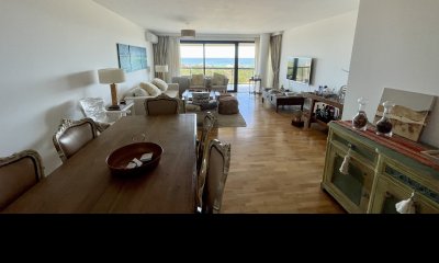 ALQUILER HERMOSO APARTAMENTO SOBRE EL MAR PARADA 26 DE LA BRAVA