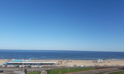 IMPORTANTE DEPARTAMENTO DE 3 DORMITORIOS EN SUITE CON VISTA AL MAR EN EDIFICIO DE GRAN CATEGORIA