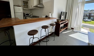 LUMINOSO APARTAMENTO DE 1 DORMITORIO Y AZOTEA PROPIA EN MANANTIALES