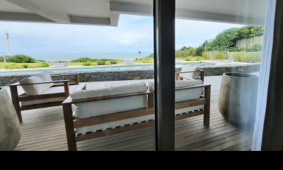 EXCLUSIVO DEPARTAMENTO CON ACCESO DIRECTO A PLAYA BIKINI, MANANTIALES