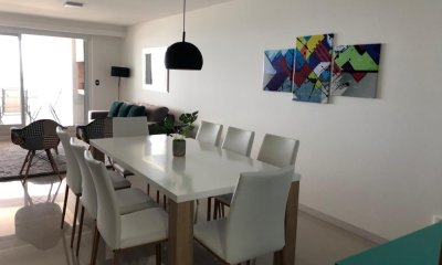 APARTAMENTO EN EDIFICIO DE CATEGORIA CON VISTA AL MAR