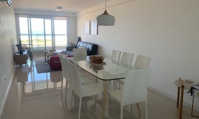 DEPARTAMENTO EN EDIFICIO DE CATEGORIA CON VISTA AL MAR