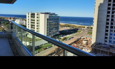 DEPARTAMENTO DE 3 DORMITORIOS EN LA BRAVA EN EDIFICIO DE CATEGORIA