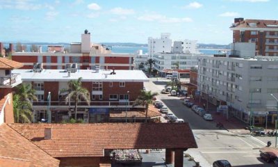 VENTA DE APARTAMENTO UN DORMITORIO Y MEDIO CON VISTAS AL MAR