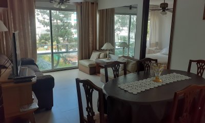 APARTAMENTO EN VENTA PRIMERA LINEA DE  LA PLAYA BRAVA PUNTA DEL ESTE